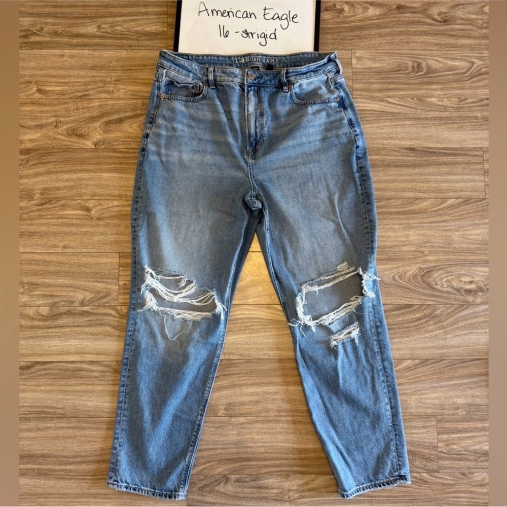 American Eagle Strigid Distressed Blue Jeans 16